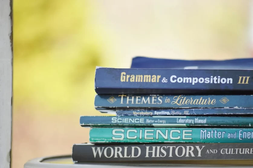Cuvinte complexe n limba englez a ntre pronun¢ie Oi vocabular avansat